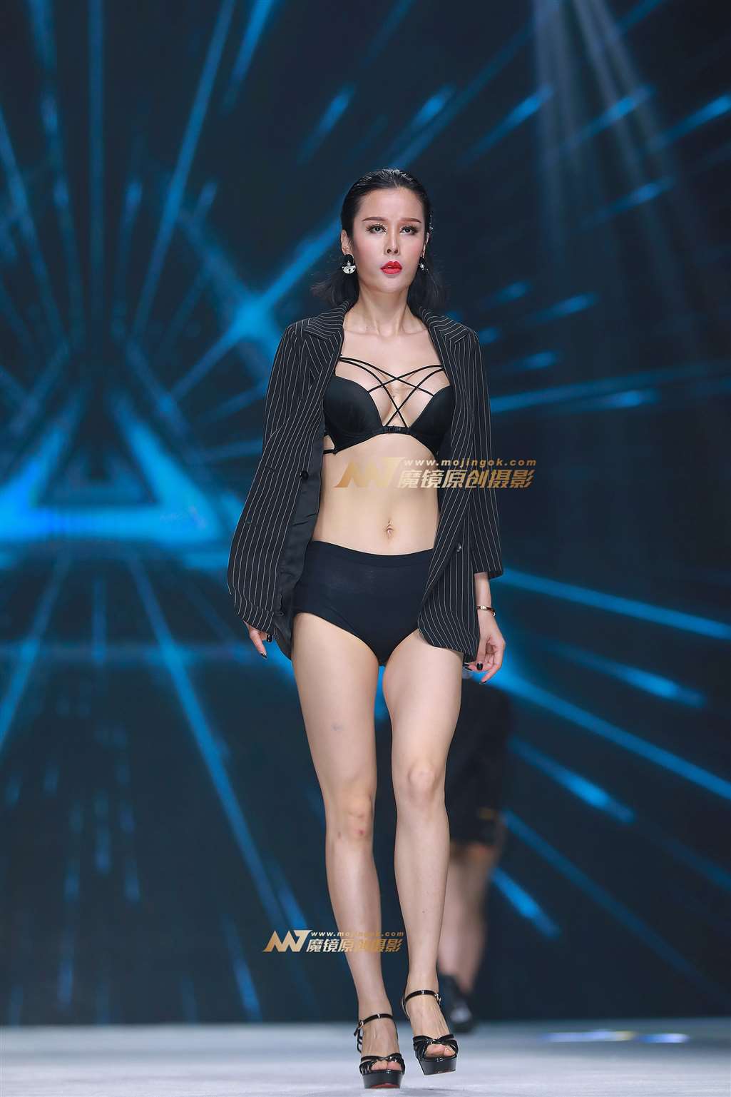 图片[1]-【视觉冲击赛贴】深圳赛区，超模大赛台上SHOW-街拍流行馆