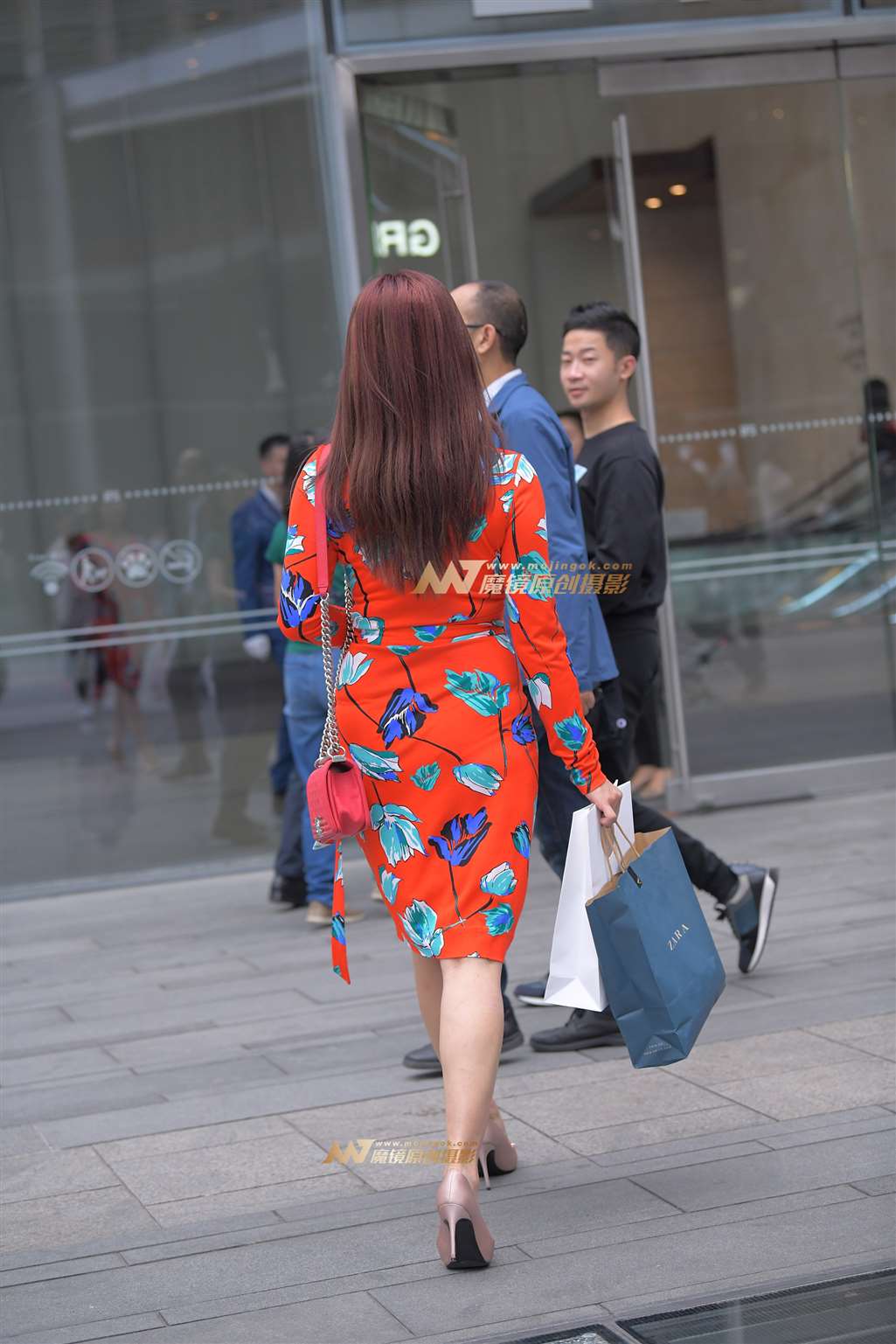 图片[2]-【街拍之魂赛帖】红衣袭人-街拍流行馆