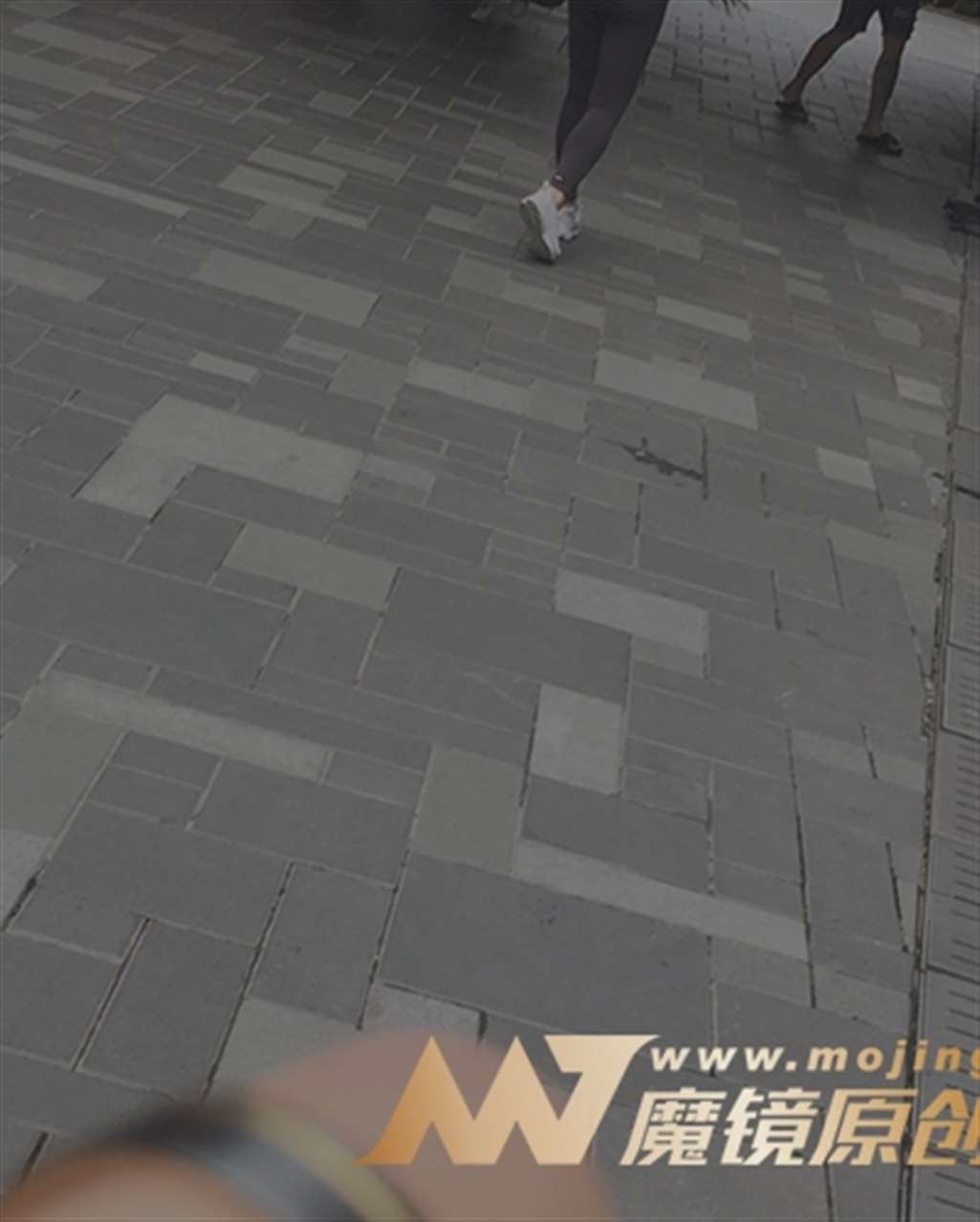 图片[3]-【红石赛帖】超酷性感紧身裤美女-街拍流行馆