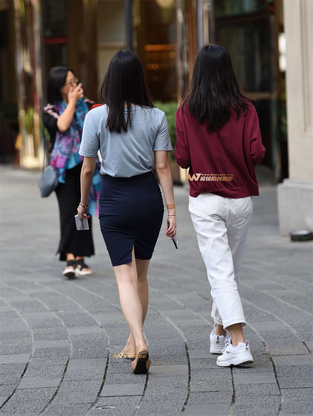 图片[2]-工作之余的办公室女女-街拍流行馆