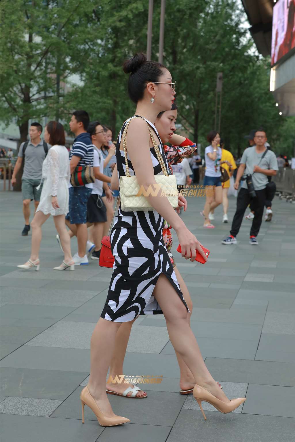 图片[4]-【视觉冲击赛贴】包臀裙，高跟少妇-街拍流行馆