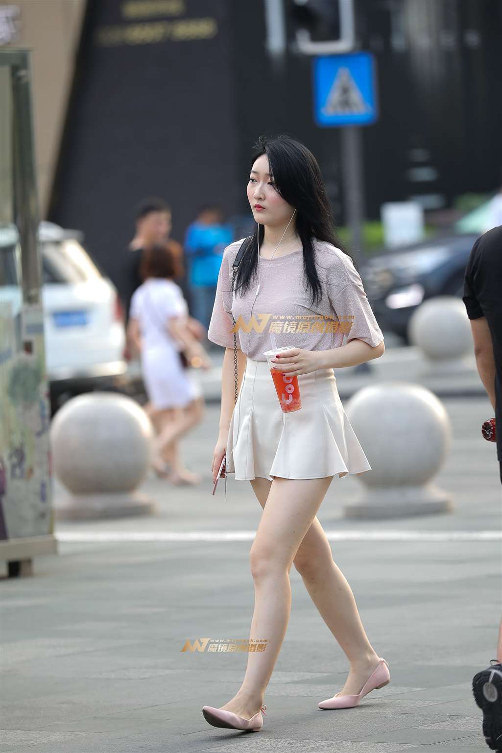 图片[5]-【凯恩赛帖】白皙短裙女孩 真诱人-街拍流行馆