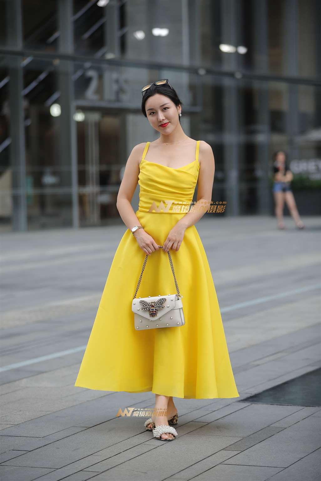 图片[2]-【凯恩赛帖】看着很舒服的端庄美人儿-街拍流行馆