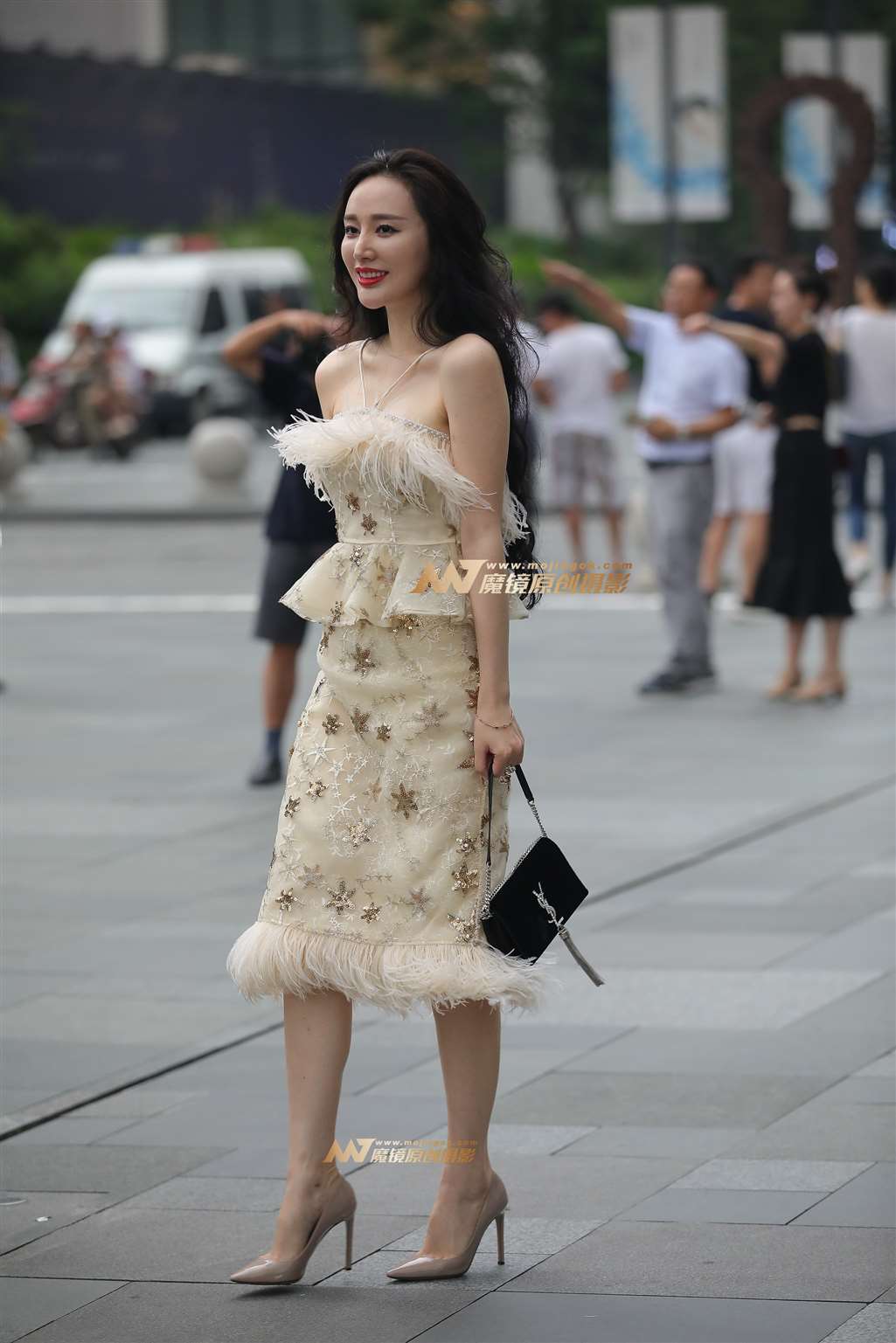 图片[1]-【凯恩赛帖】贵妇气质-街拍流行馆