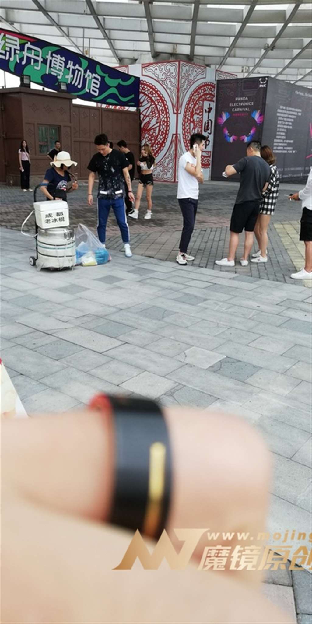 图片[3]-【视觉冲击赛贴】敢这样穿的妹子不多-街拍流行馆