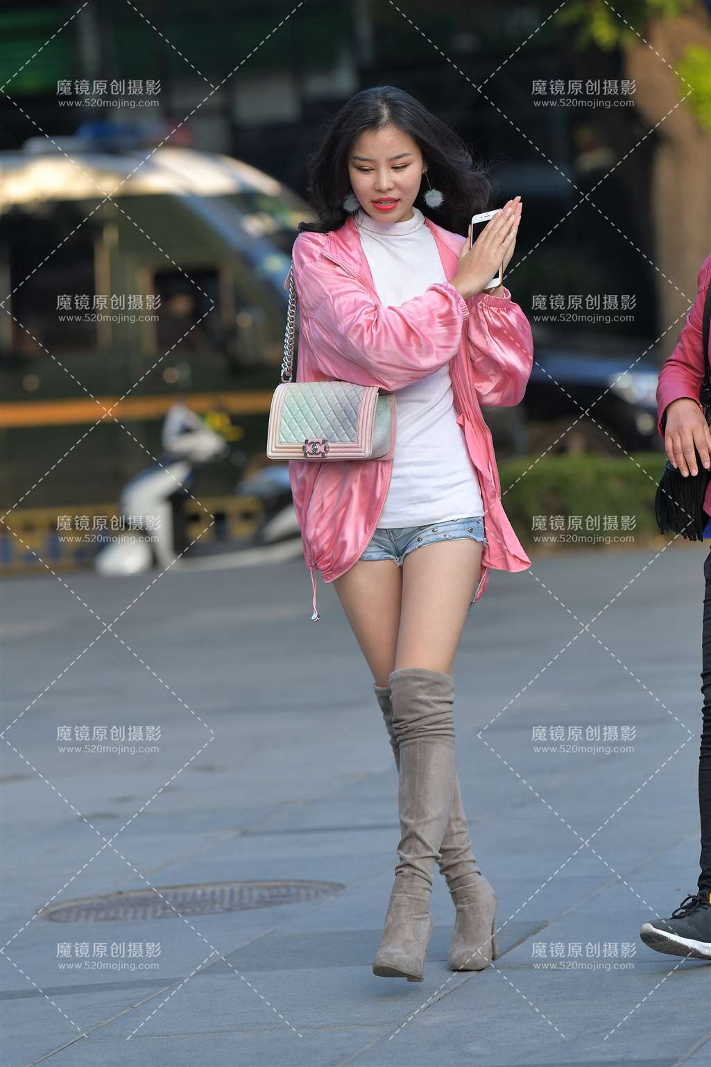 图片[4]-【红石赛帖】性感热裤少妇-街拍流行馆