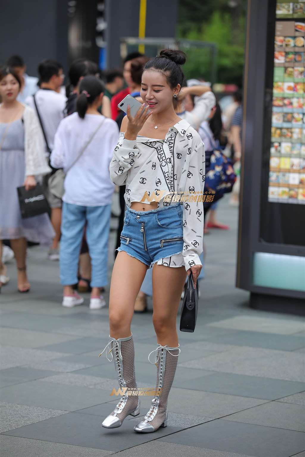 图片[5]-【凯恩赛贴】时髦热裤女孩-街拍流行馆
