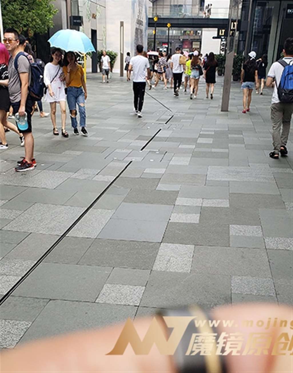 图片[3]-【凯恩赛贴】白净热裤美女-街拍流行馆