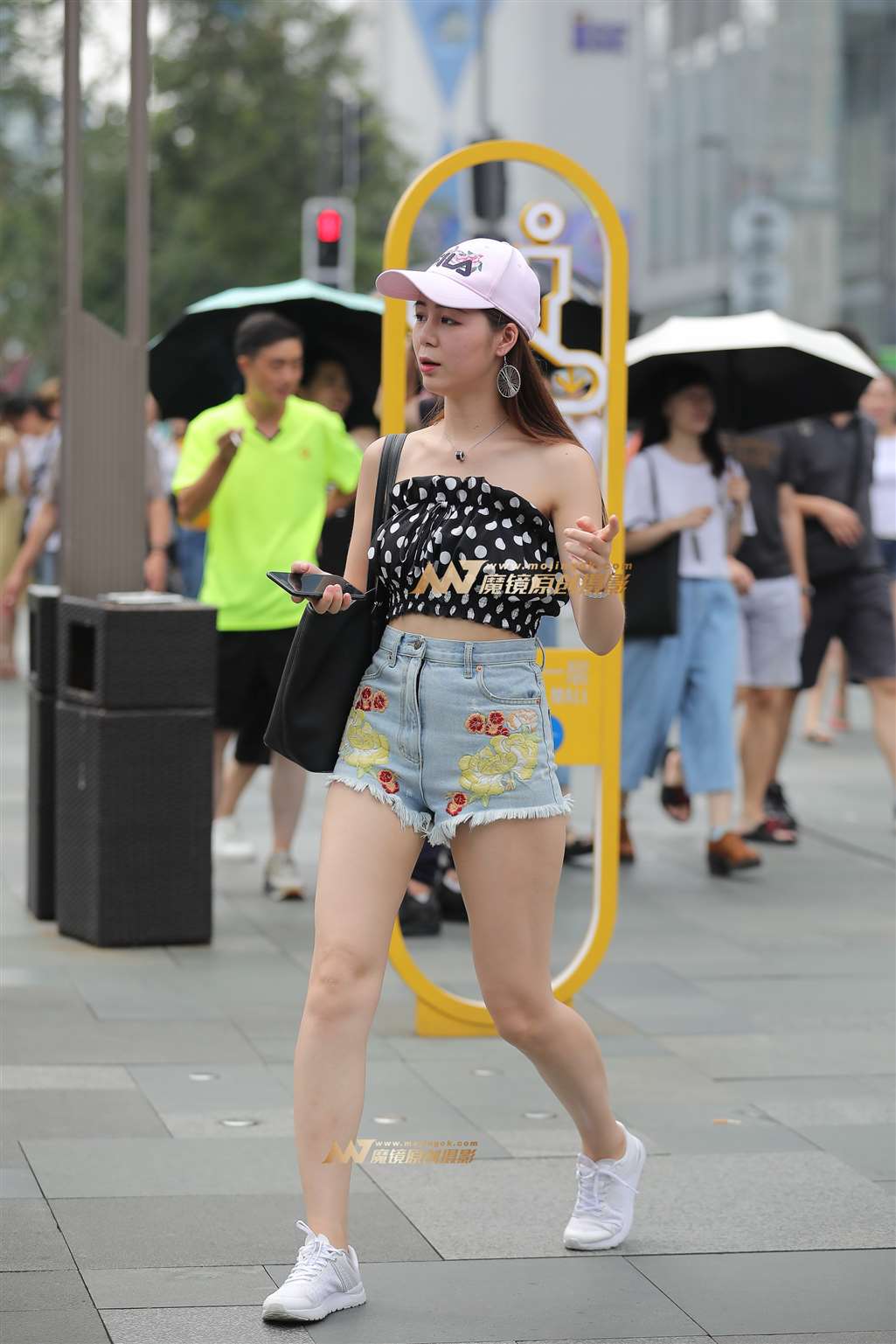 图片[4]-【凯恩赛贴】白净热裤美女-街拍流行馆