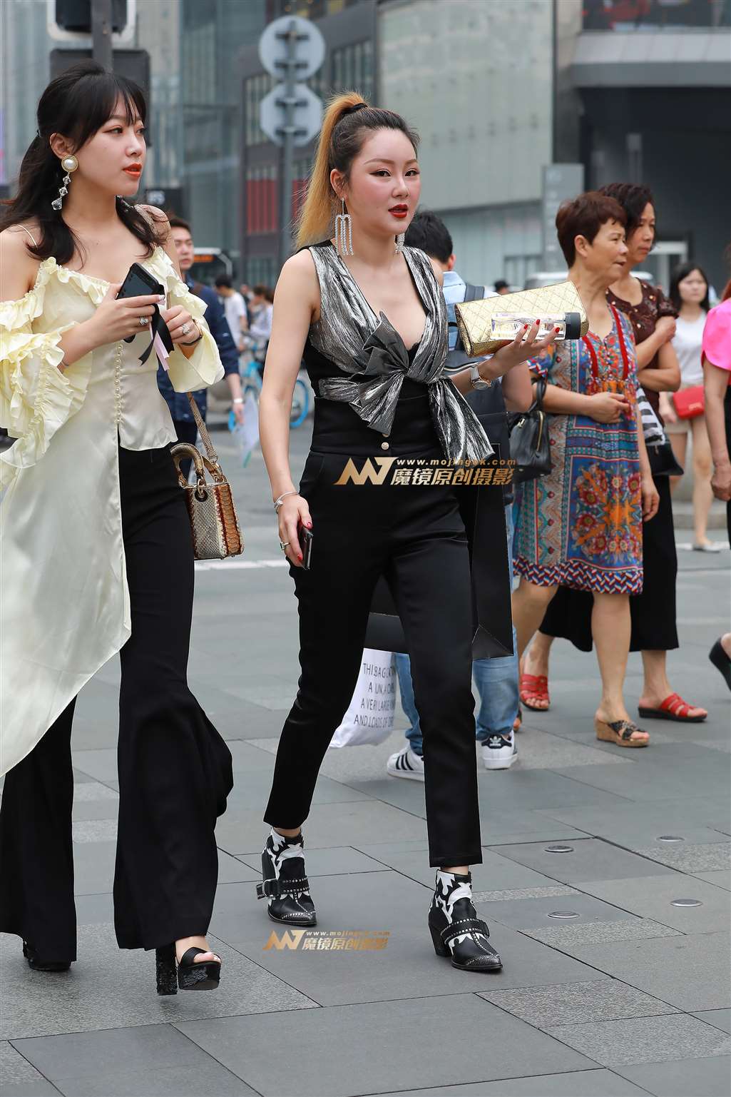图片[4]-【视觉冲击赛贴】美少妇，俩闺蜜-街拍流行馆