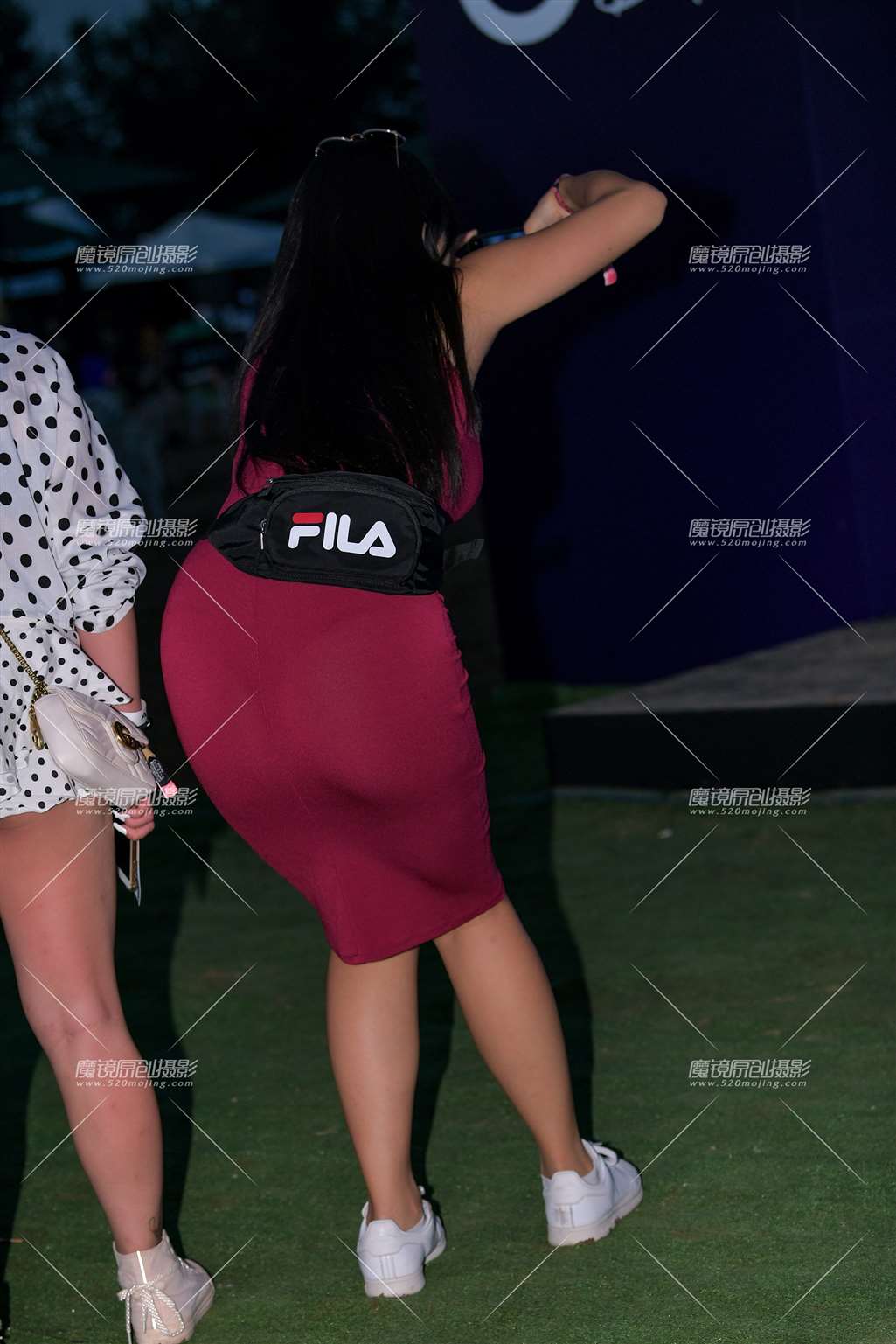 图片[2]-【红石赛帖】红色包臀裙美女-街拍流行馆