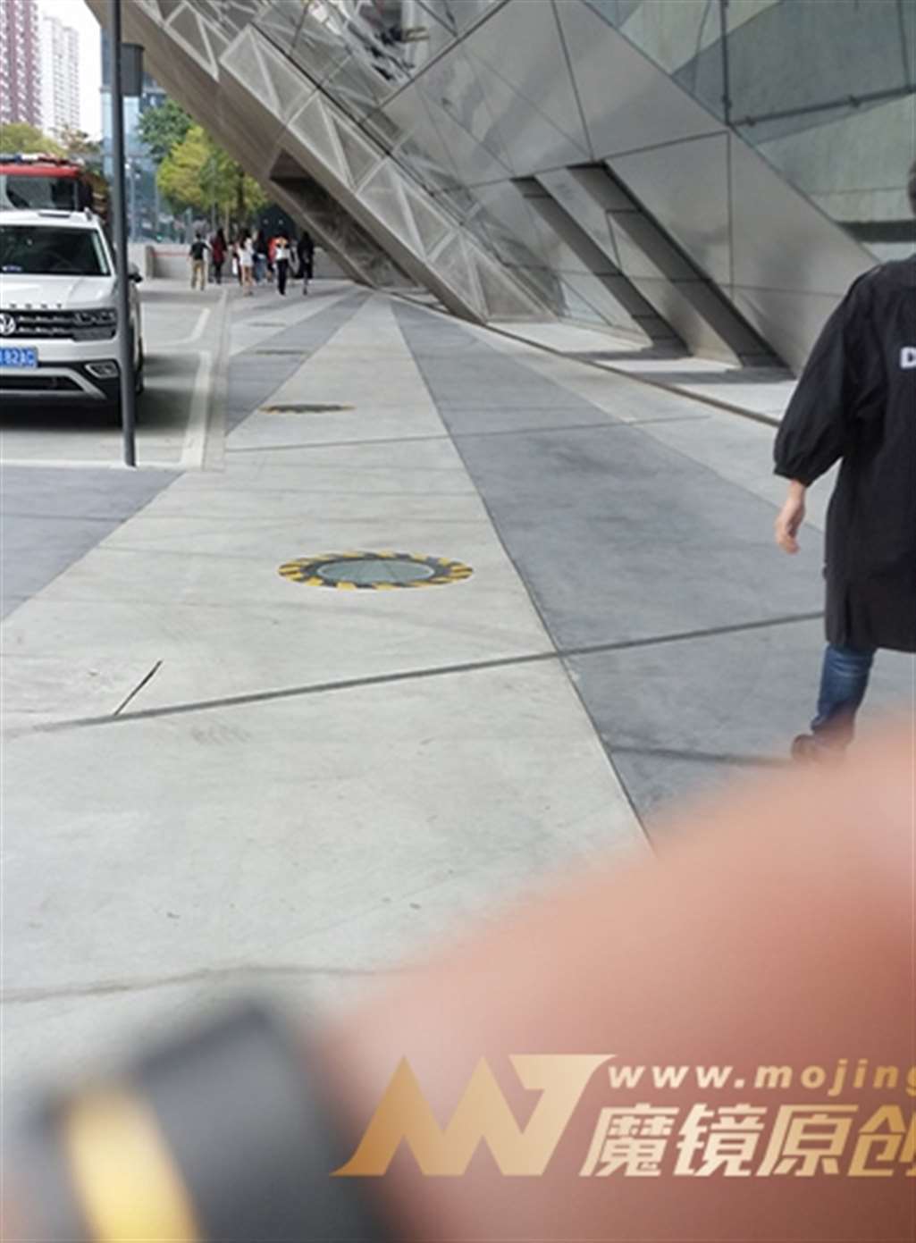 图片[3]-【凯恩赛贴】俏丽又不失可爱的美少妇-街拍流行馆
