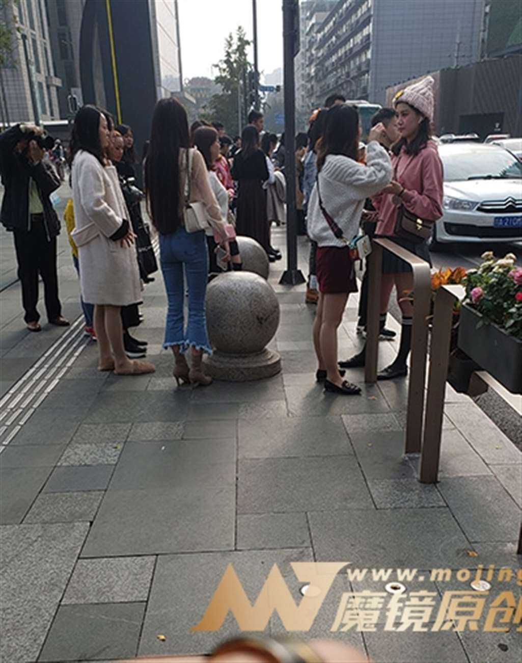 图片[3]-【凯恩赛贴】牛仔翘佳人-街拍流行馆