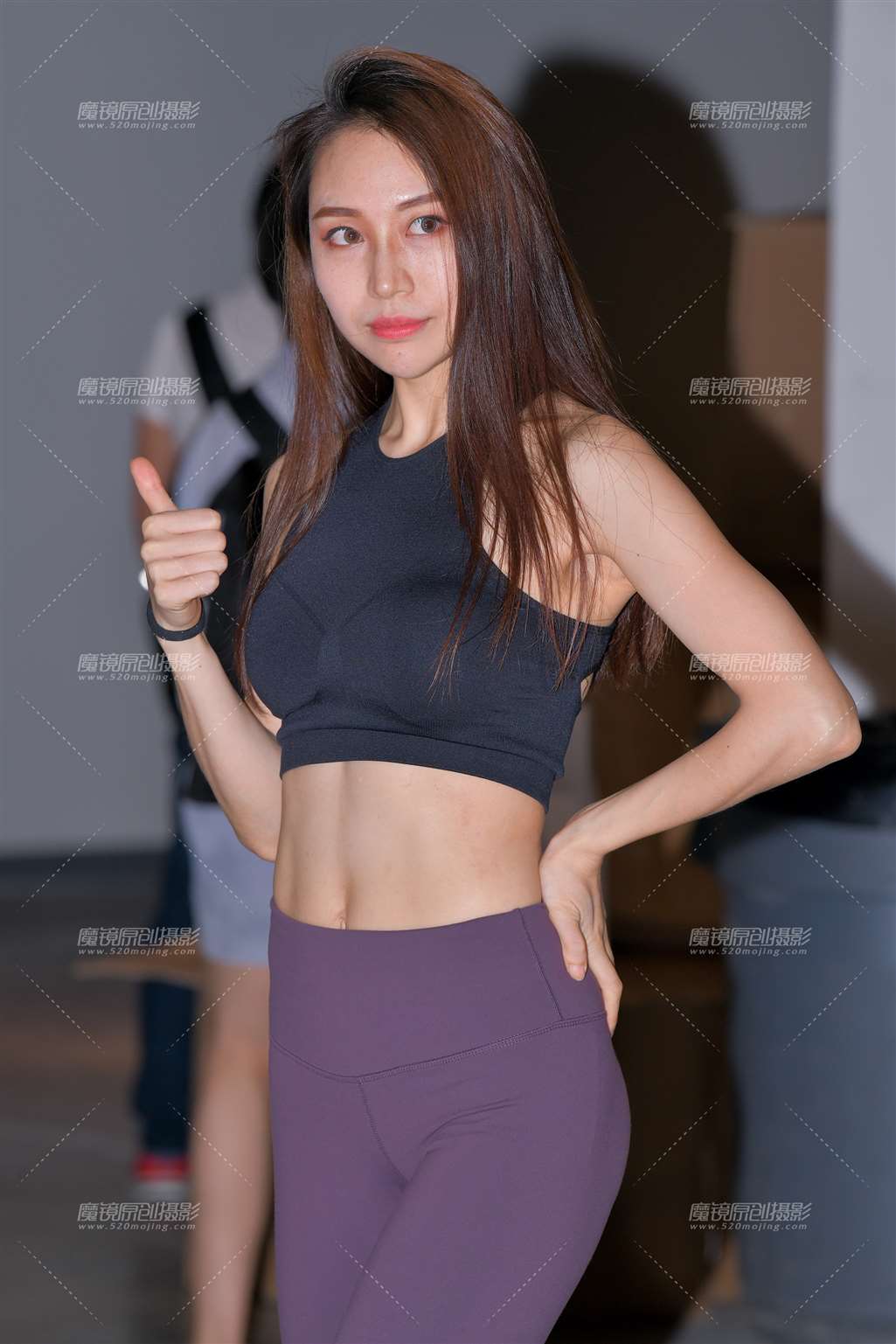 图片[1]-【红石赛帖】健身瑜伽裤美女-街拍流行馆