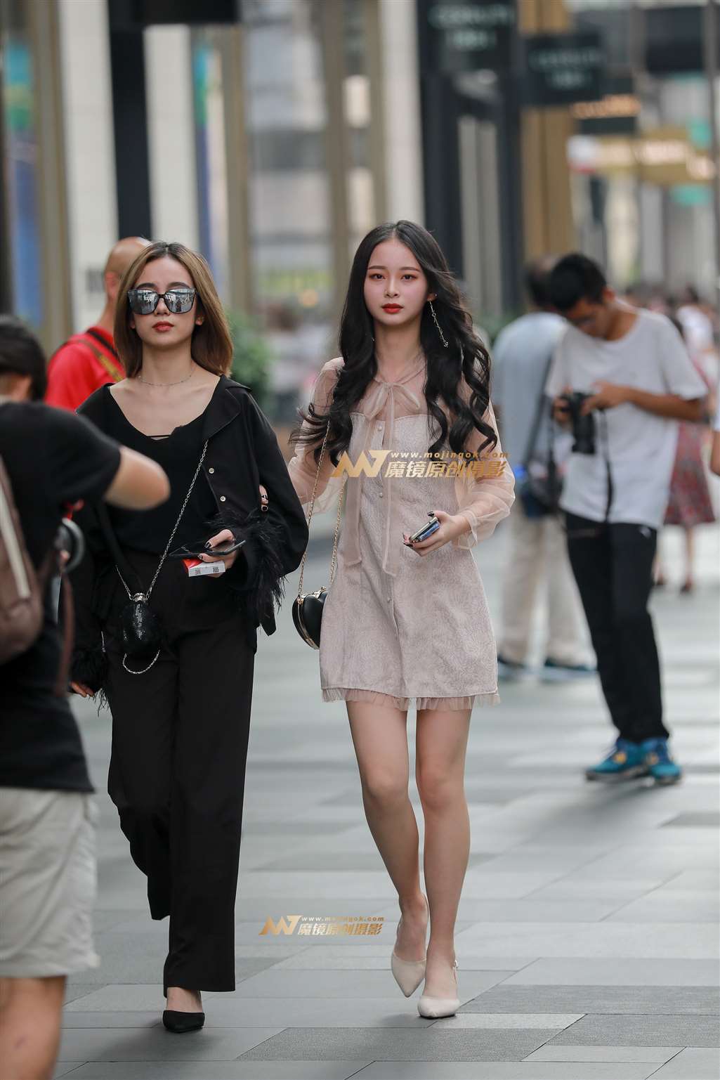 图片[1]-【凯恩赛贴】气质美女-街拍流行馆