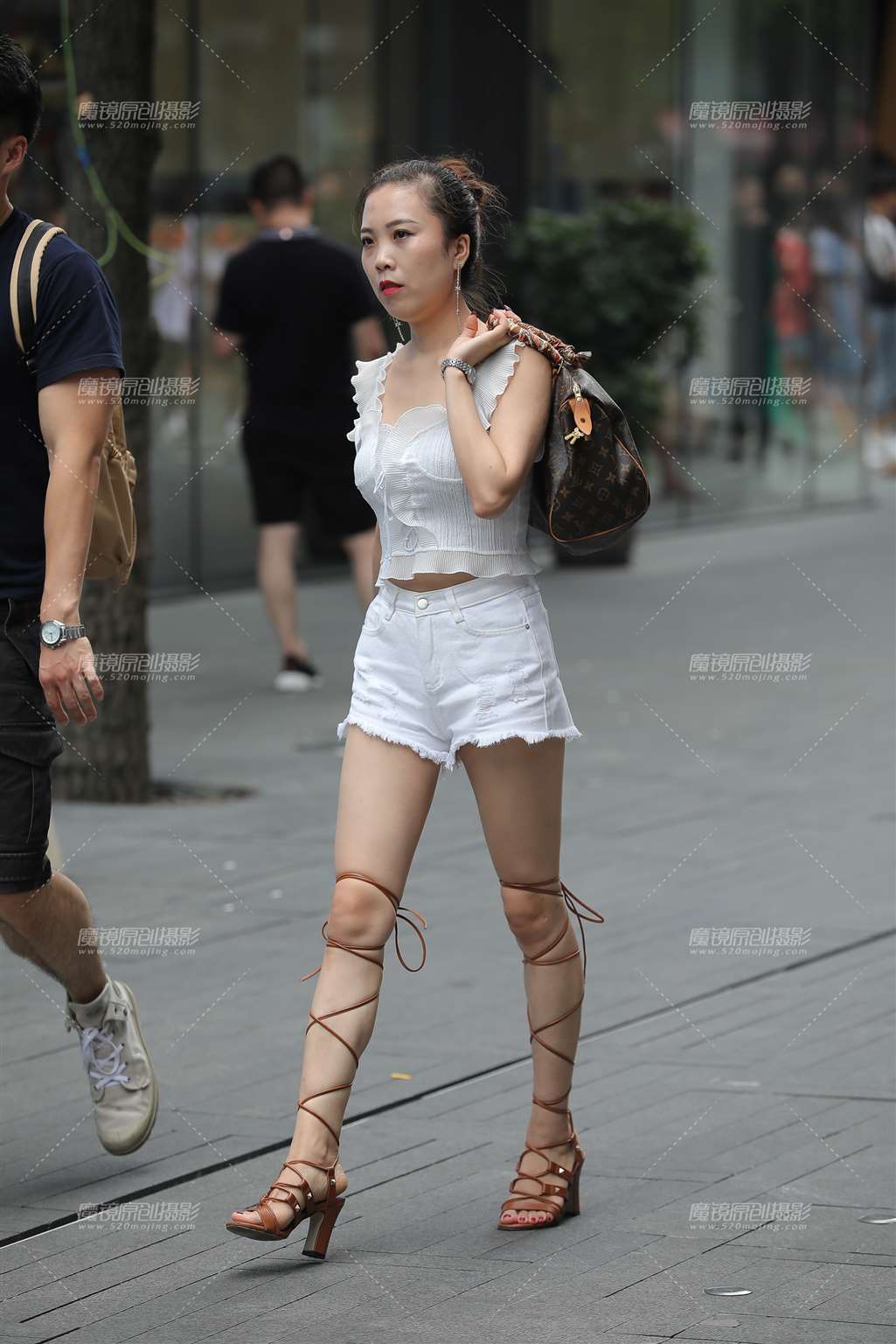 图片[1]-【凯恩赛贴】美腿**-街拍流行馆