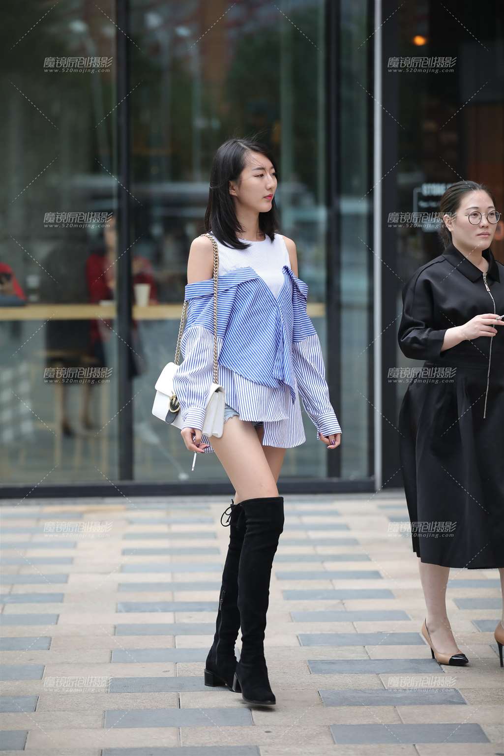 图片[5]-很有气质的长腿美女-街拍流行馆