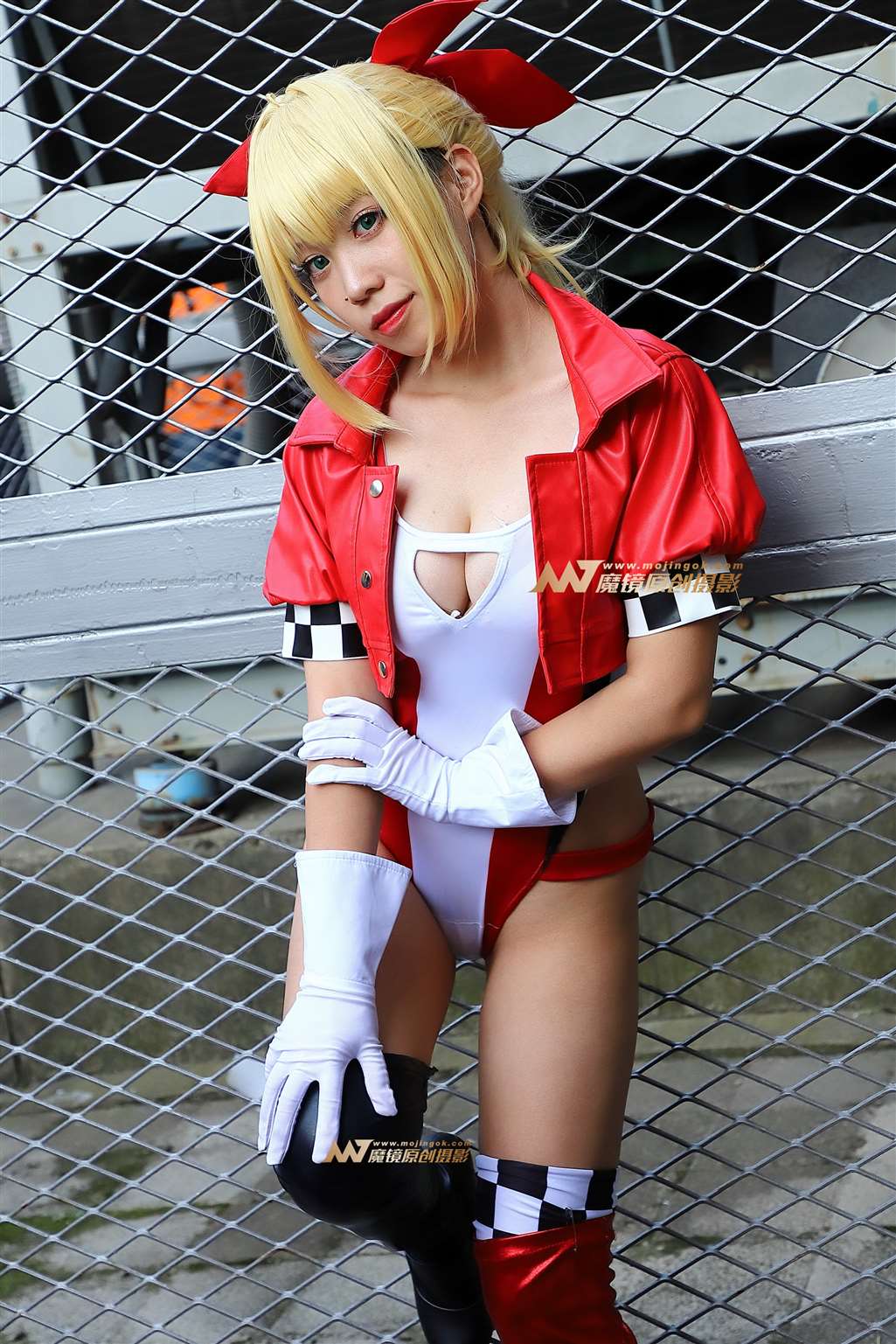 图片[1]-性感赛车服coser-街拍流行馆