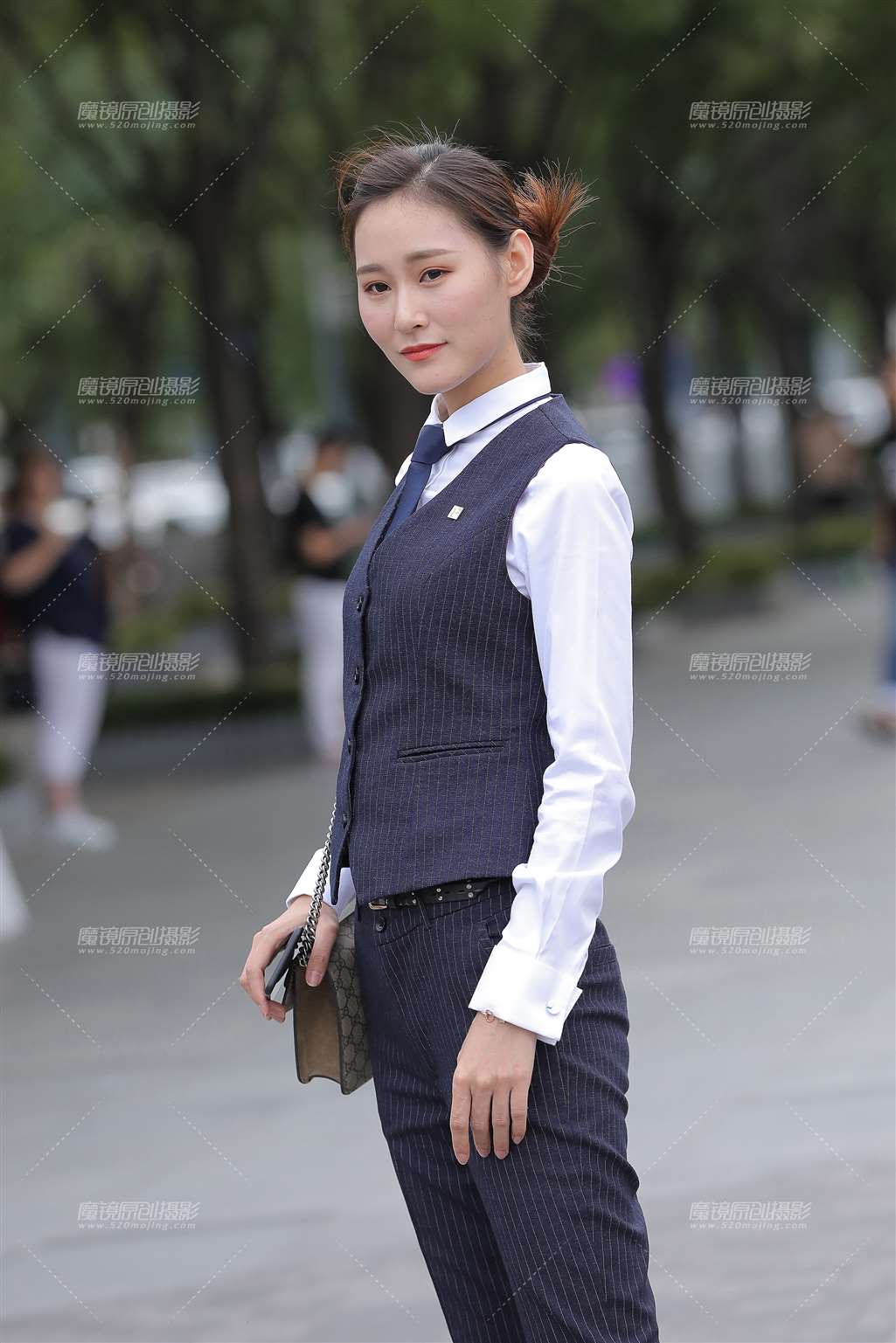 图片[1]-职场上的美女-街拍流行馆