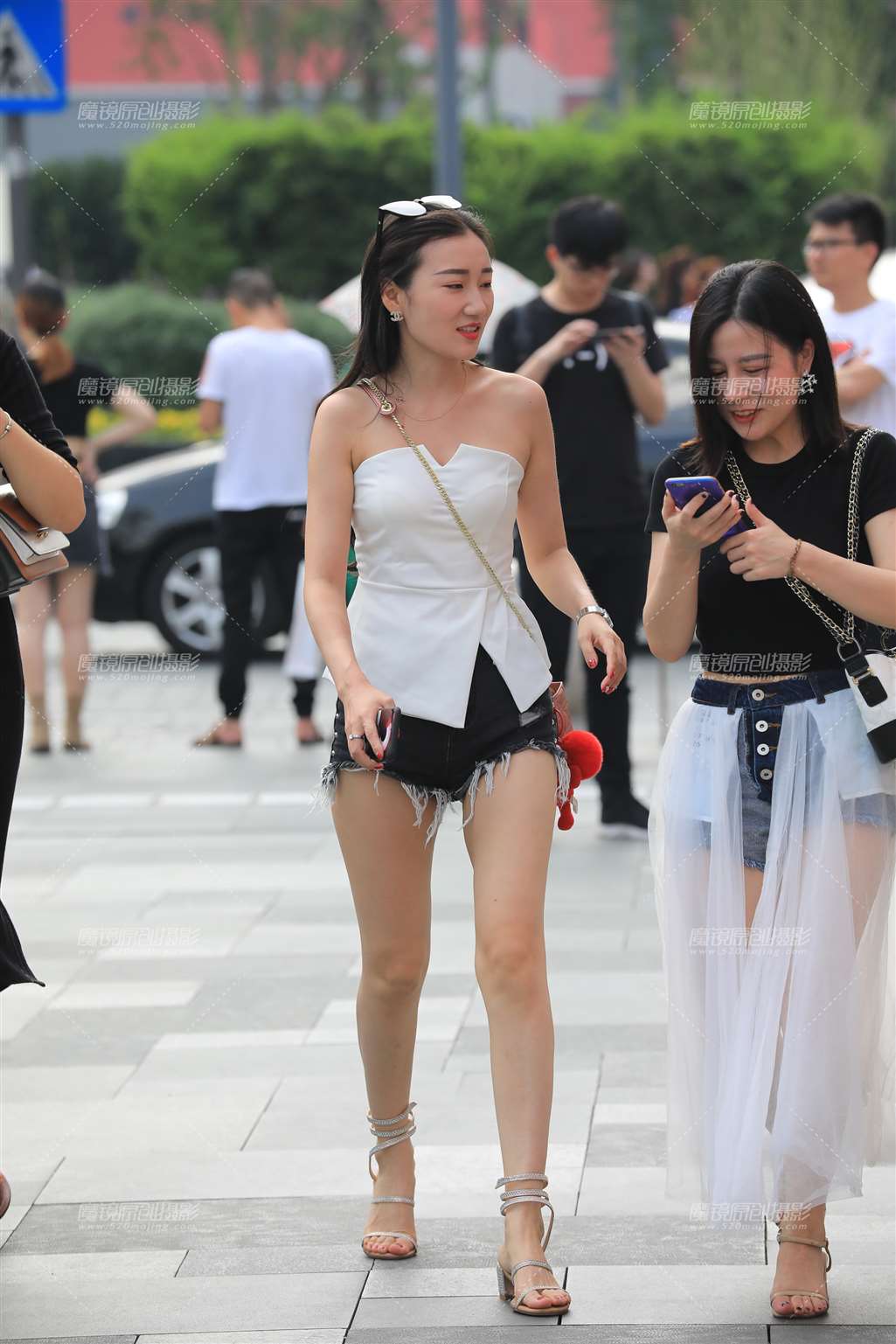 图片[4]-抹胸长腿好身材-街拍流行馆
