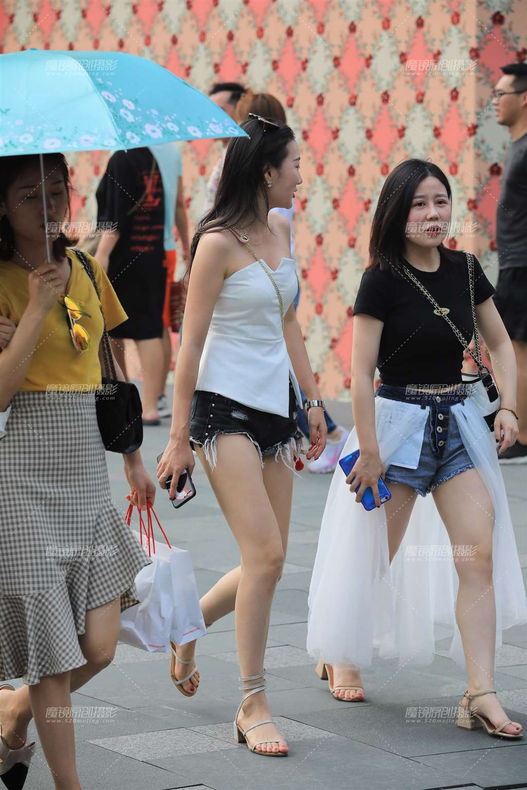 图片[5]-抹胸长腿好身材-街拍流行馆