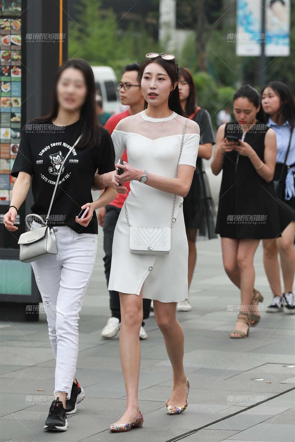 图片[3]-长相清秀高挑美眉-街拍流行馆