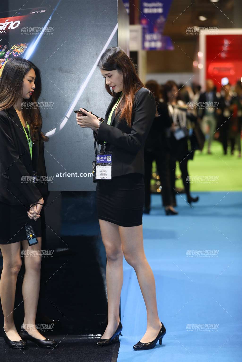 图片[1]-长腿OL-街拍流行馆