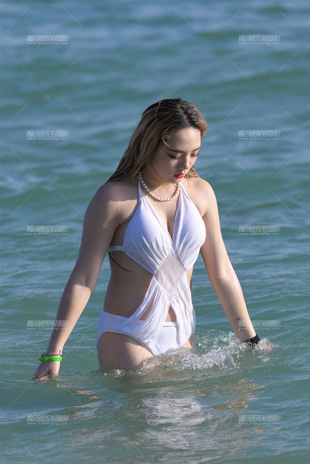 图片[1]-白色美人鱼-街拍流行馆