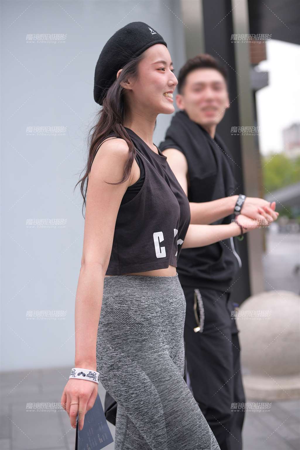 图片[3]-一看就是爱健身的美女-街拍流行馆