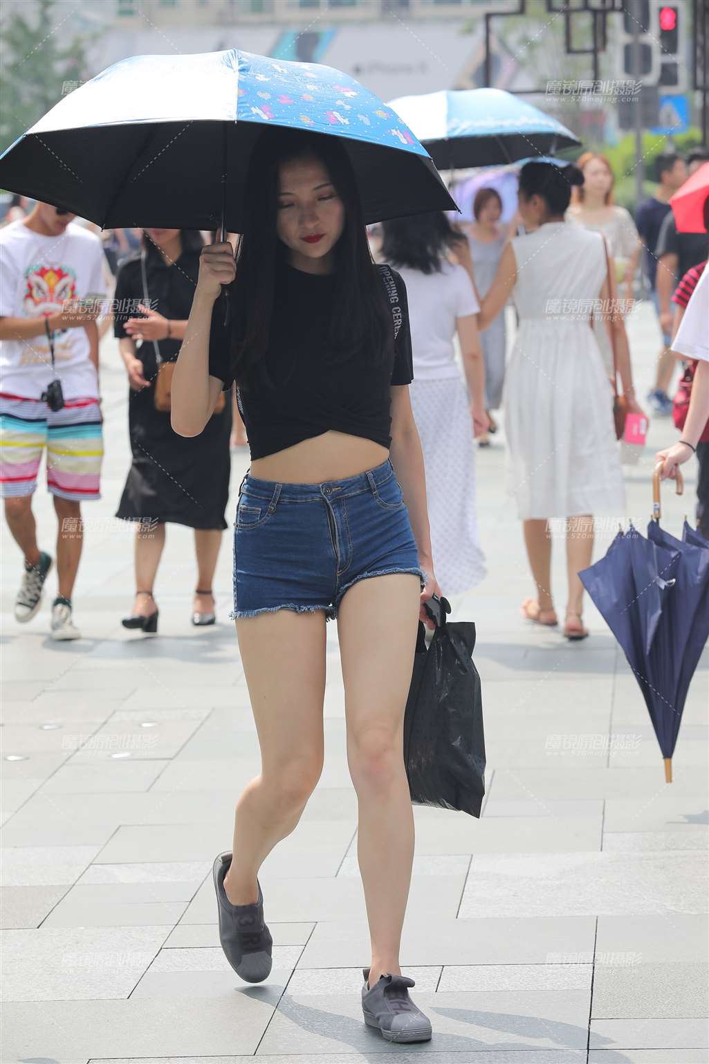 图片[3]-热裤小妹-街拍流行馆