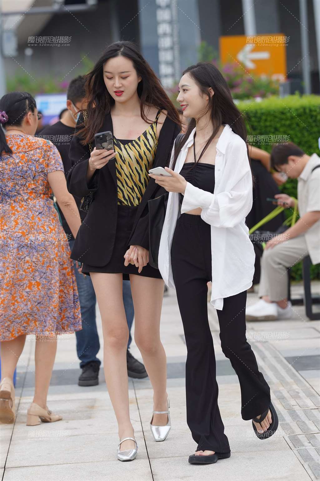 图片[1]-大长腿美女-街拍流行馆