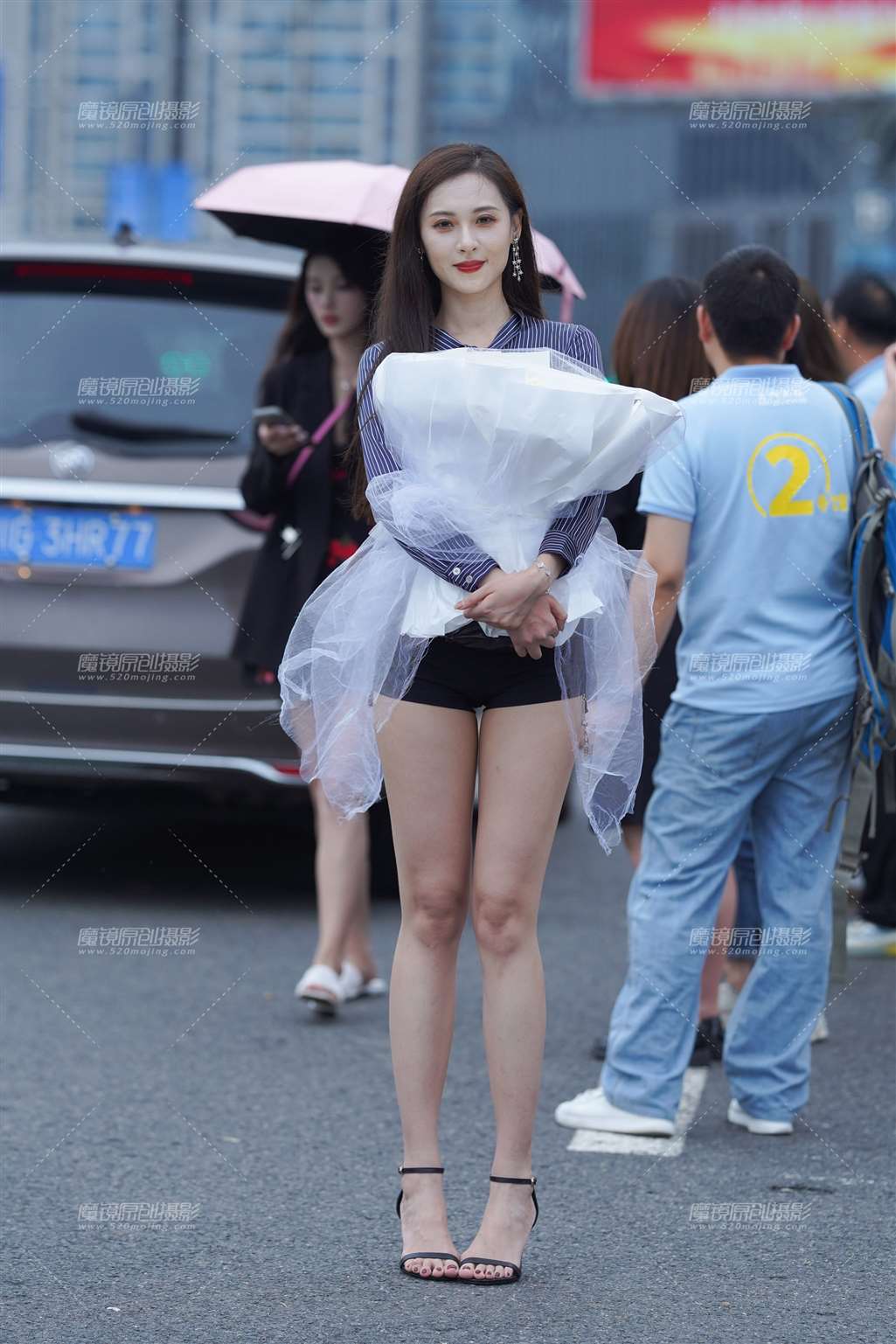 图片[1]-大长腿-街拍流行馆