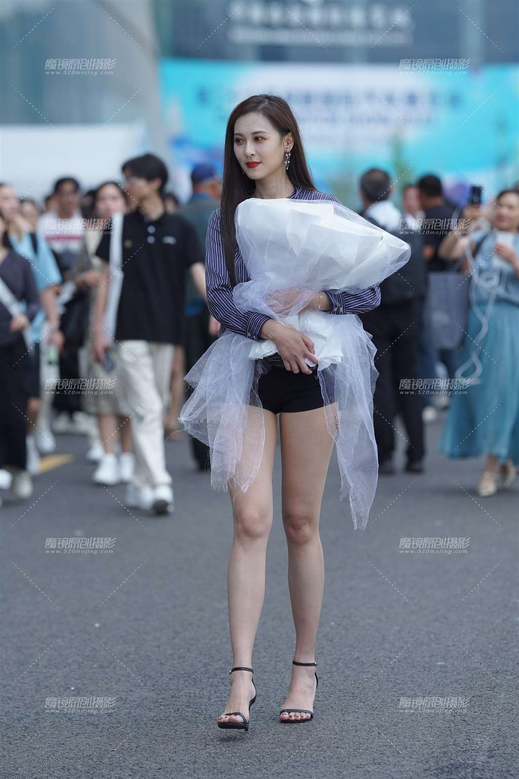 图片[4]-大长腿-街拍流行馆