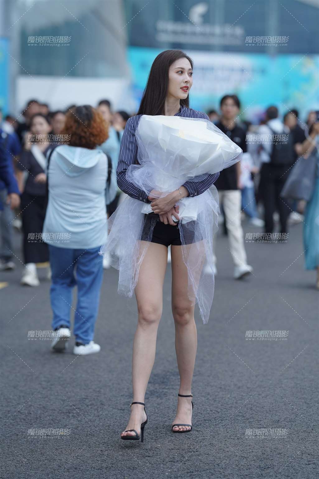 图片[5]-大长腿-街拍流行馆