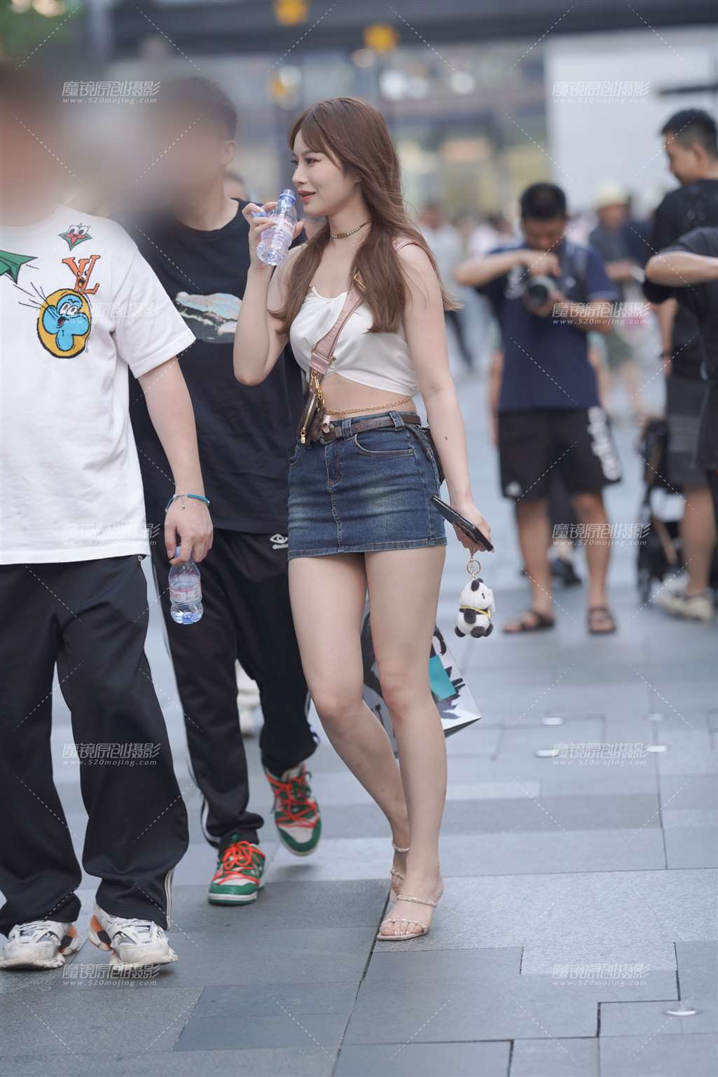 图片[5]-牛仔裙美女-街拍流行馆