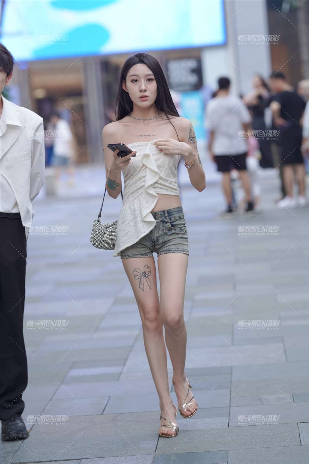图片[1]-热裤长腿-街拍流行馆