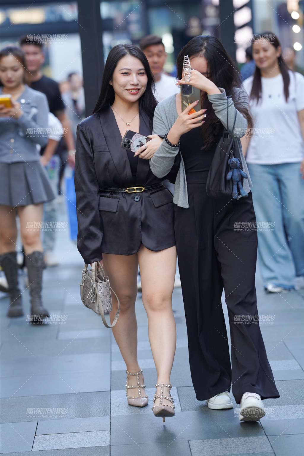 图片[1]-肉感腿腿-街拍流行馆