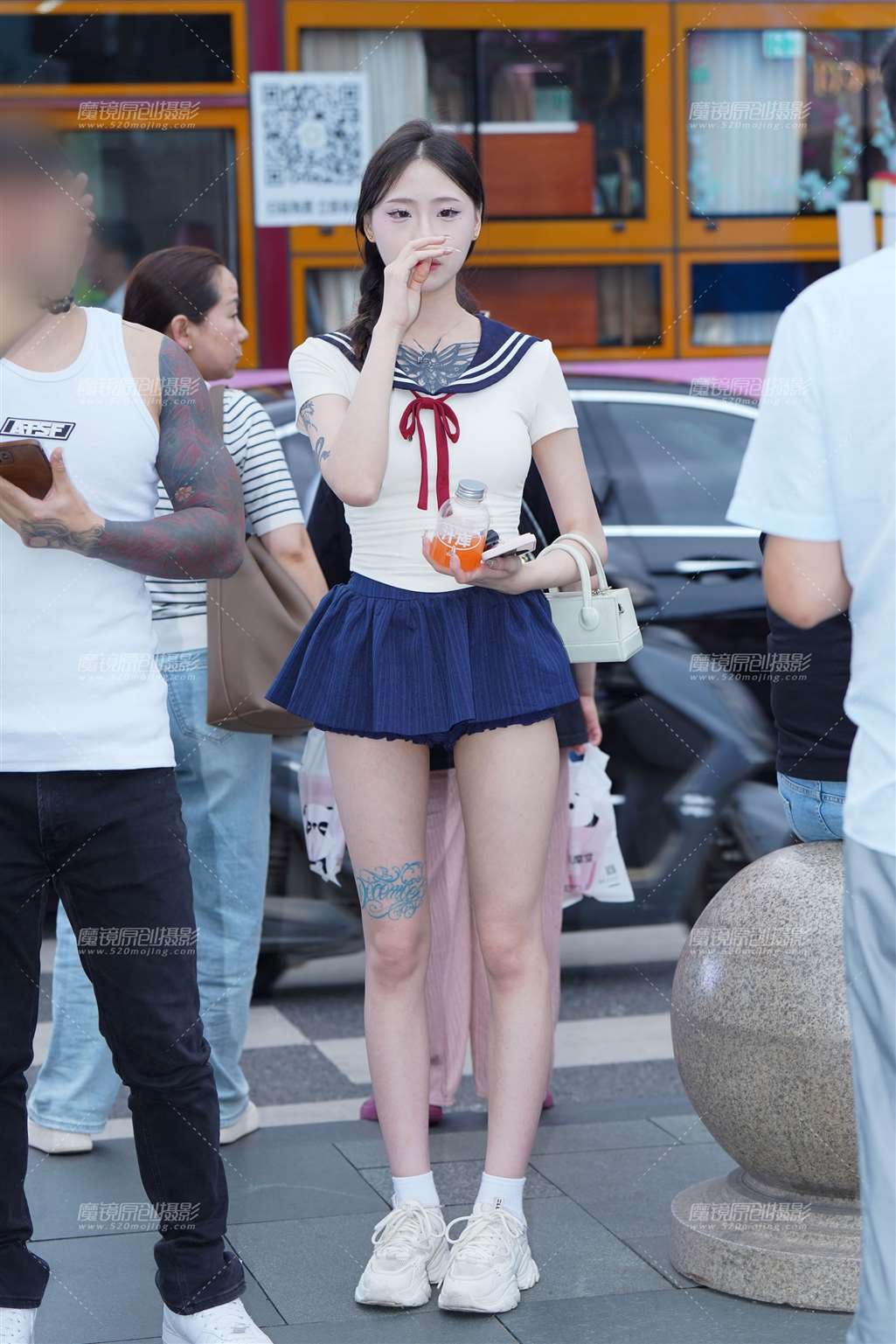 图片[1]-长腿美眉-街拍流行馆