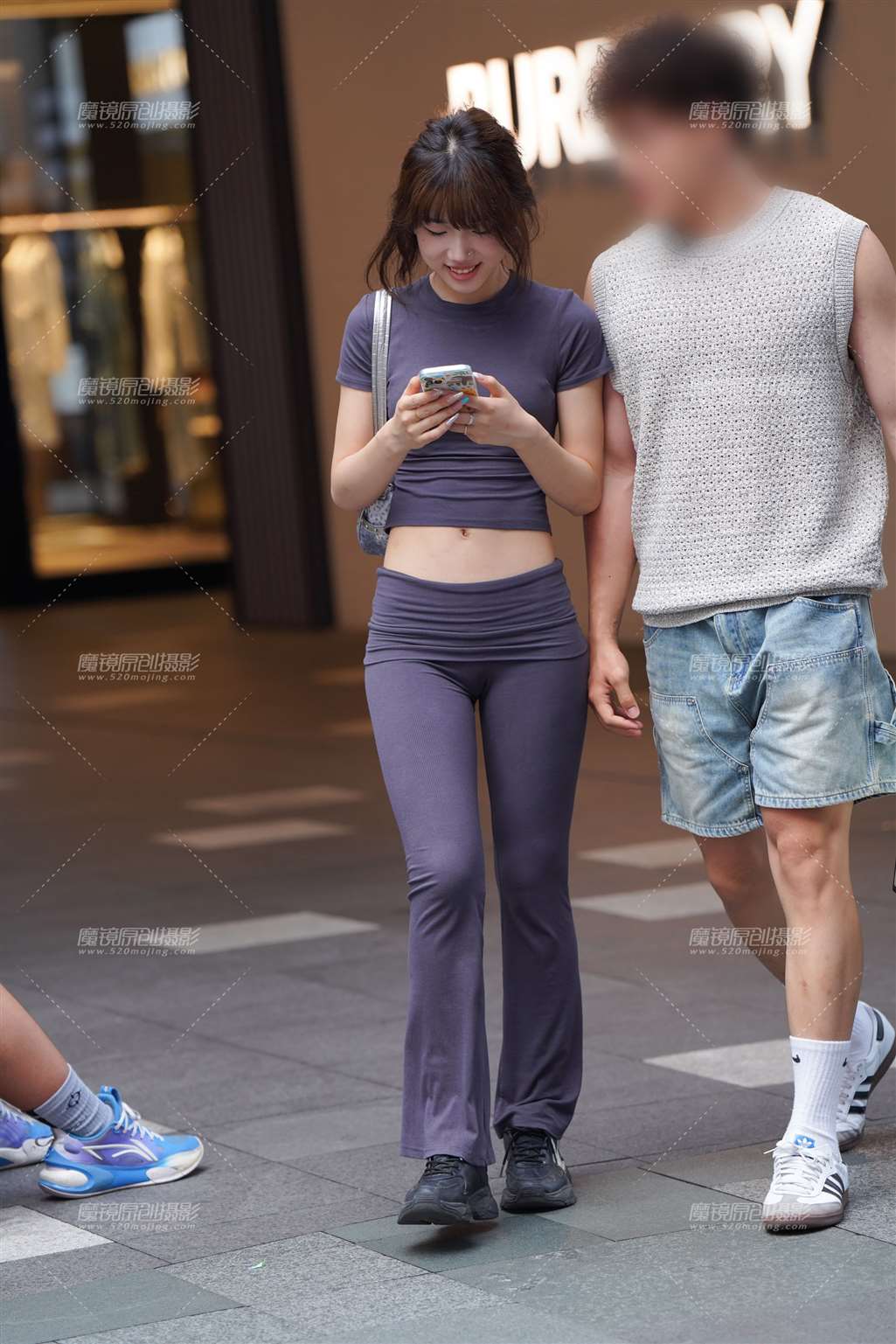 图片[1]-优美的线条-街拍流行馆