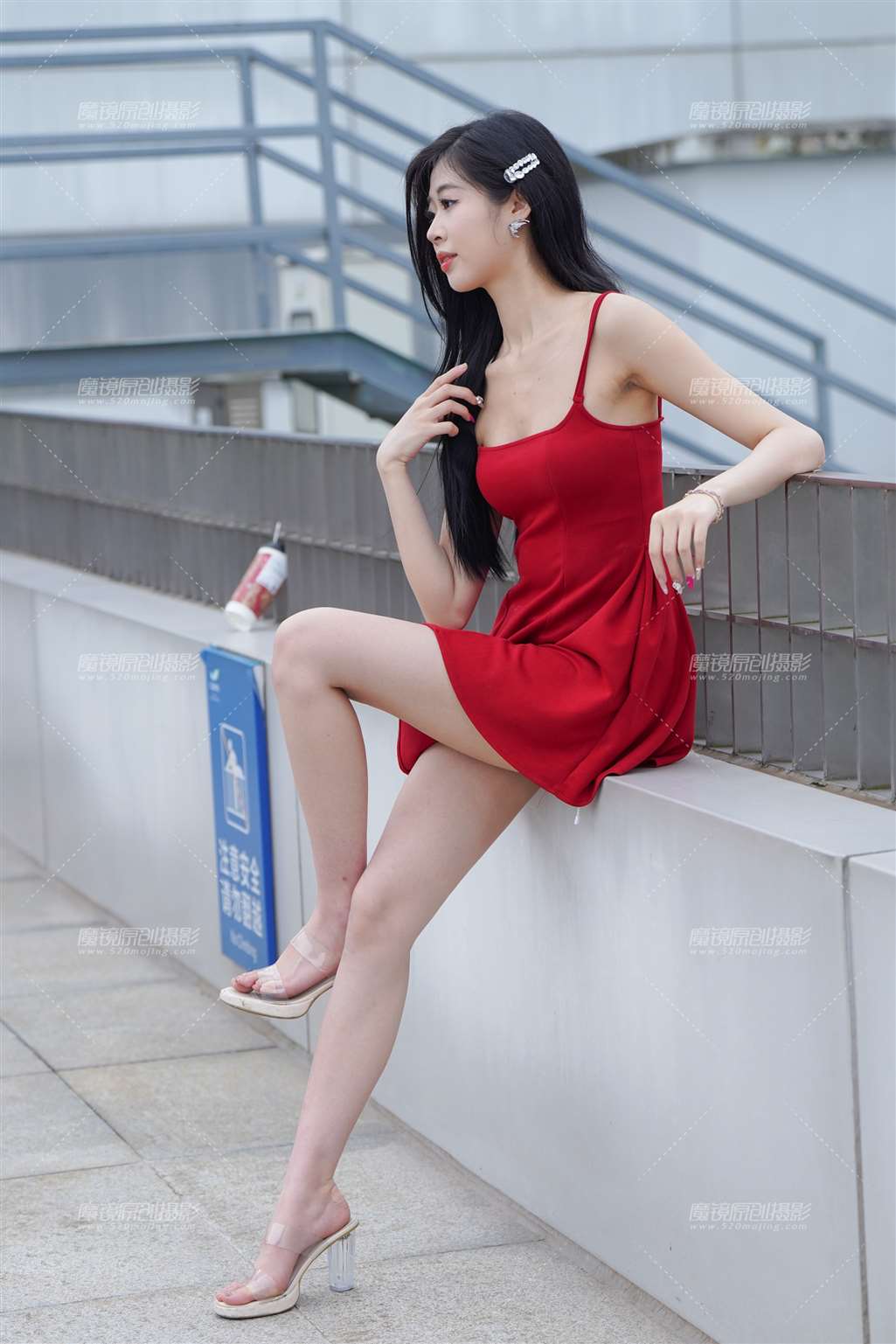 图片[1]-艳红美腿-街拍流行馆