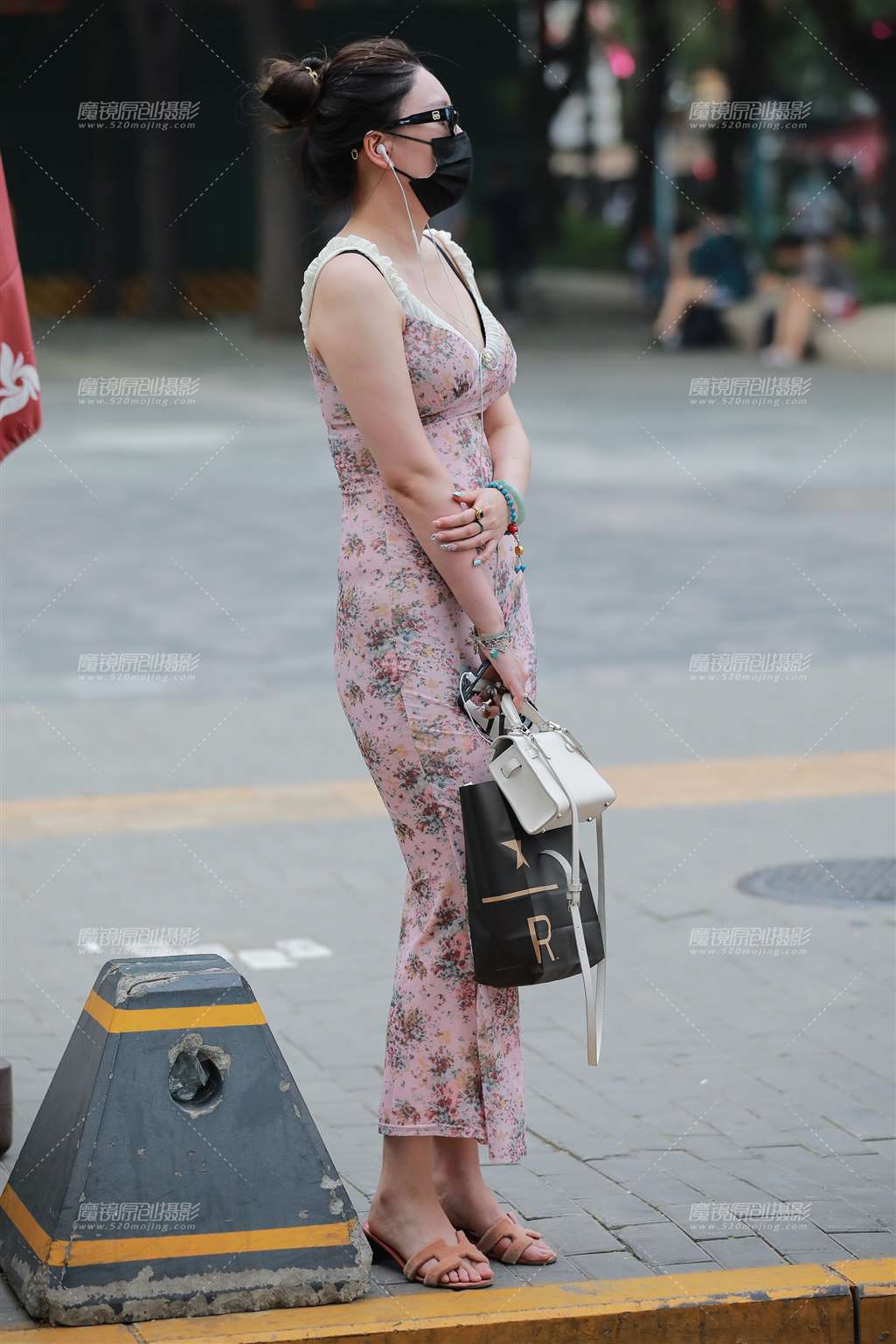 图片[3]-丰润包臀裙美女-街拍流行馆